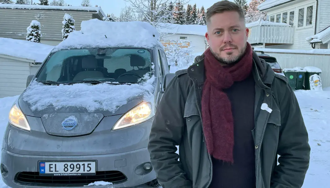 LANG KAMP: Kjetil Nordø strever fortsatt med kjøpet av denne Nissan elbilen som han kjøpte for snart fem år siden. LANG KAMP: Kjetil Nordø strever fortsatt med kjøpet av denne Nissan elbilen som han kjøpte for snart fem år siden.