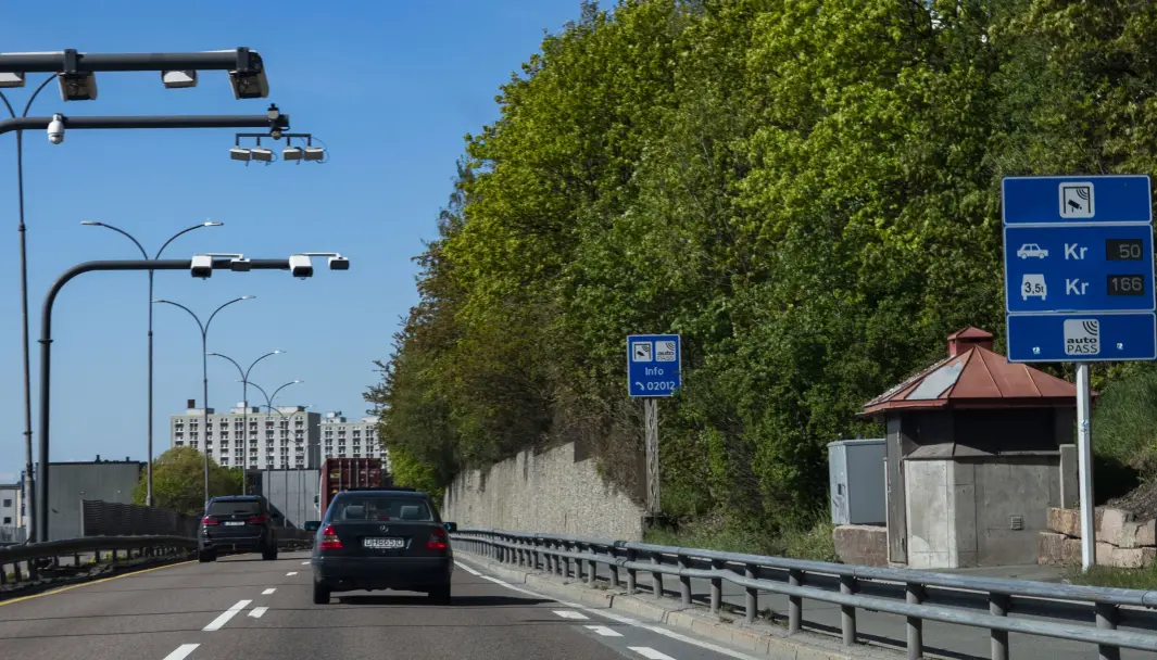 MANGE PASSERINGER: Mannen passerte bomstasjoner og parkerte for 12.500 kr. MANGE PASSERINGER: Mannen passerte bomstasjoner og parkerte for 12.500 kr.