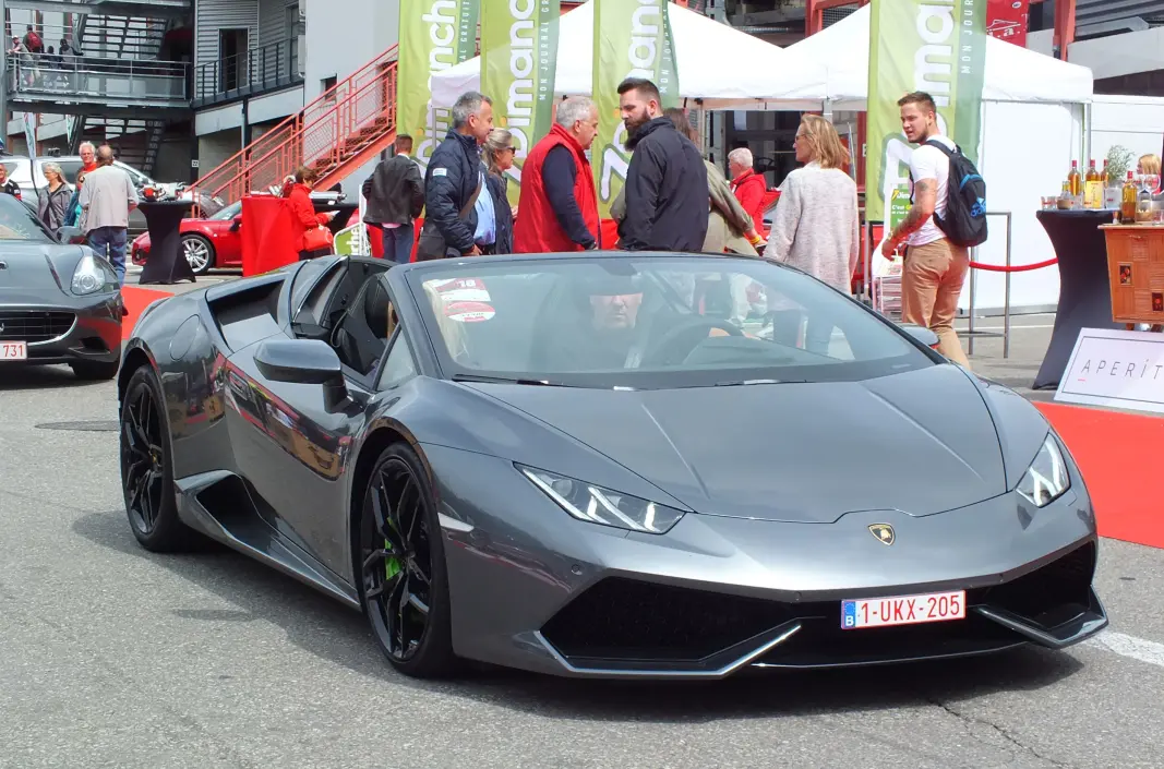 HURTIG FARKOST: Det var en bil som på bildet, en Lamborghini Huracán Spyder, nordmannen kjørte – men ikke akkurat denne. HURTIG FARKOST: Det var en bil som på bildet, en Lamborghini Huracán Spyder, nordmannen kjørte – men ikke akkurat denne.