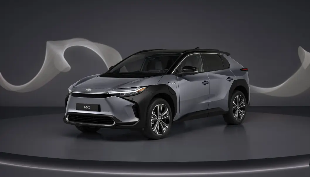 KONKURRANSEKLAR: Toyota bZ4X er bestllingsklar om få dager, og på norske veier i juni. KONKURRANSEKLAR: Toyota bZ4X er bestllingsklar om få dager, og på norske veier i juni.