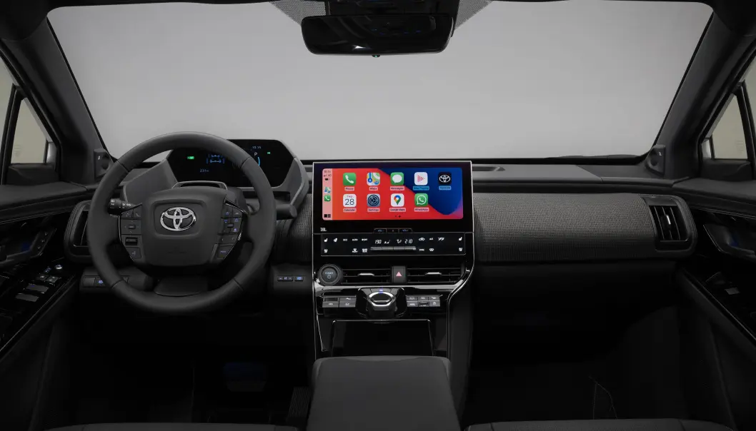 <span class=" font-weight-bold" data-lab-font_weight_desktop="font-weight-bold">NYE VANER: </span>Mange etablerte Toyota-kunder må venne seg til et ganske nytt instrumentpanel i bZ4X. <span class=" font-weight-bold" data-lab-font_weight_desktop="font-weight-bold">NYE VANER: </span>Mange etablerte Toyota-kunder må venne seg til et ganske nytt instrumentpanel i bZ4X.