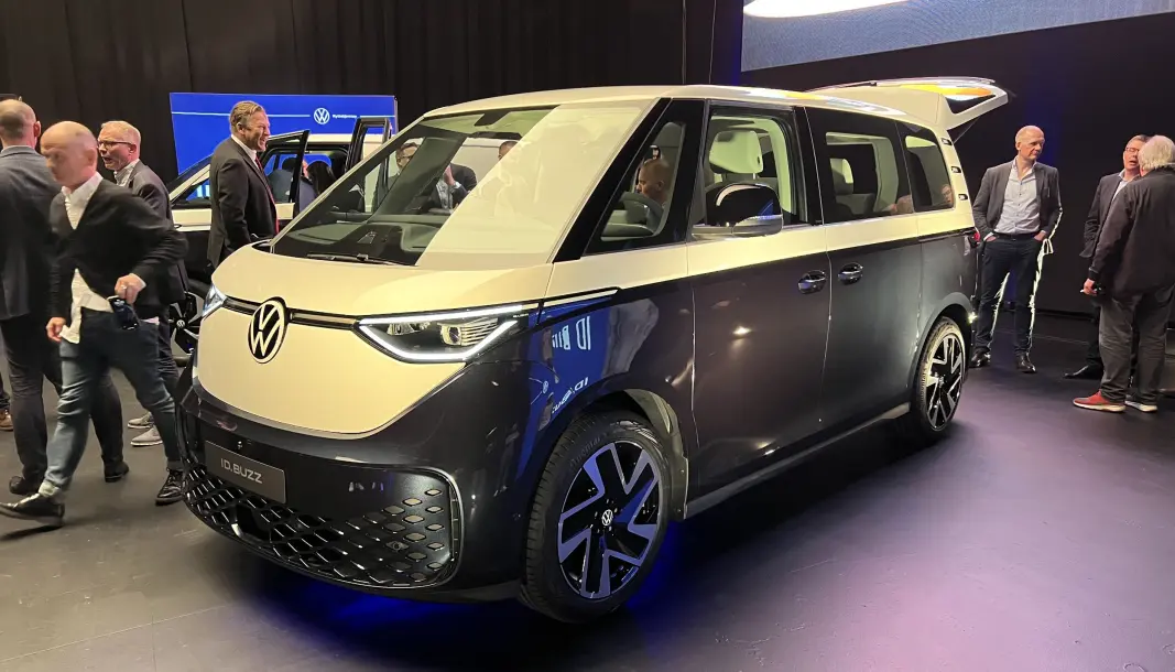 SJARMERENDE: VW ID. Buzz er omsider vist uten maskering. SJARMERENDE: VW ID. Buzz er omsider vist uten maskering.