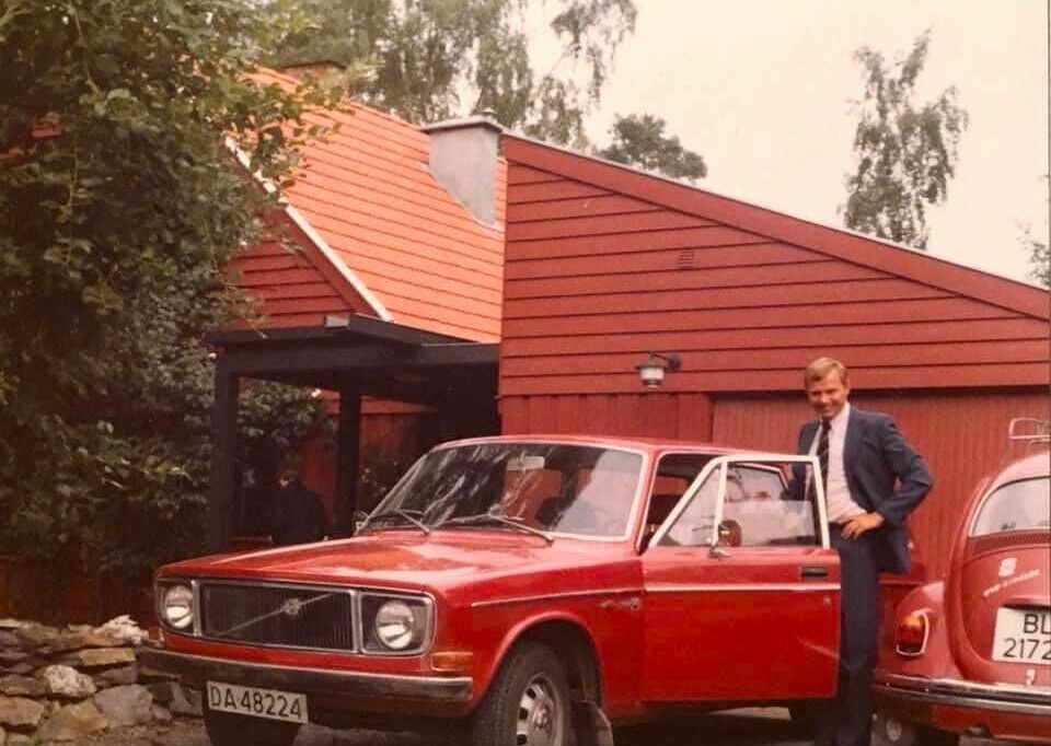 RØDT LIV: «Rødt var tingen den gang», kommenterer Lars Saunes, som vokste opp med far (bildet) og øvrig familie med rødt hus, rød garasje og ditto Volvo.