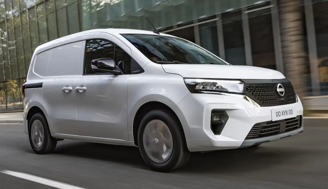 NY STJERNE I BYEN: Varebilen Nissan Townstar kommer i personbilutgave i løpet av året. NY STJERNE I BYEN: Varebilen Nissan Townstar kommer i personbilutgave i løpet av året.