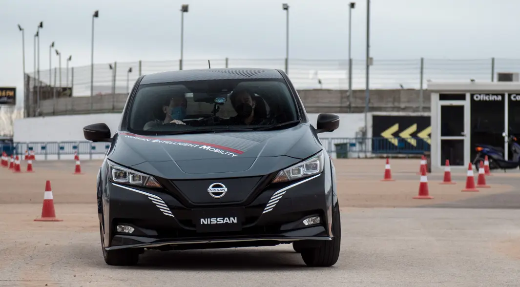 TIL SALGS: Renault vurderer å selge deler av aksjene i Nissan. TIL SALGS: Renault vurderer å selge deler av aksjene i Nissan.