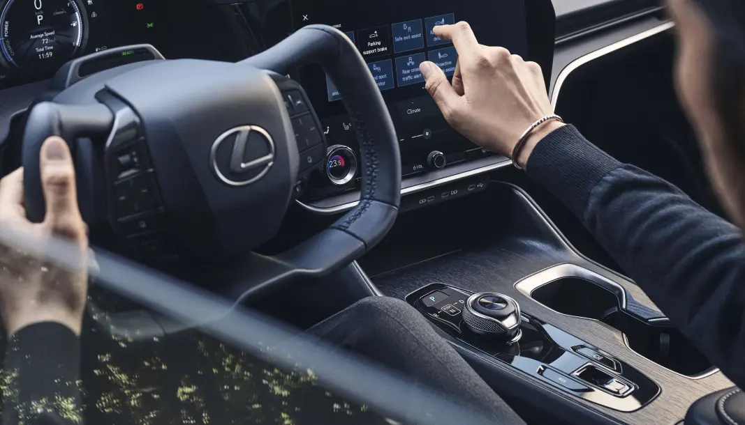 SPENNENDE: Dette rattet lanseres nå av Toyota-konsernet, og kommer i første omgang på Lexus. SPENNENDE: Dette rattet lanseres nå av Toyota-konsernet, og kommer i første omgang på Lexus.