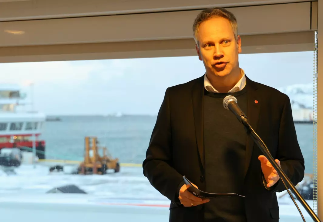 VARSLER KUTT: Samferdselsminister Jon-Ivar Nygård (Ap) advarer om at det blir dyrere i bommene for elbiler.