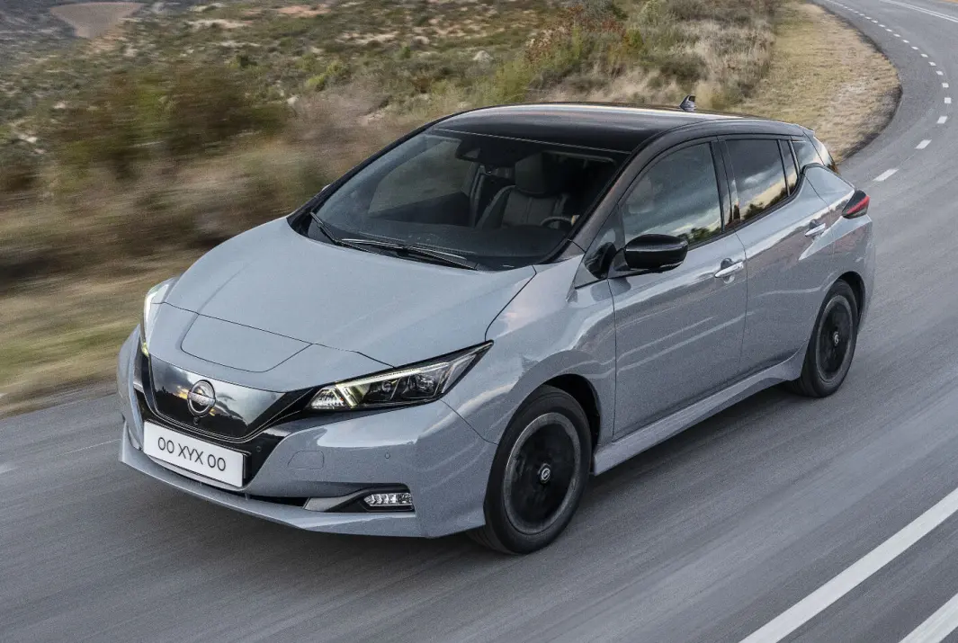 <span class="font-weight-bold" data-lab-font_weight_desktop="font-weight-bold">STADIG POPULÆR:</span> Nissan Leaf er fortsatt en av Norges 10 mest solgte bilmodeller, over 10 år etter lansering. <span class="font-weight-bold" data-lab-font_weight_desktop="font-weight-bold">STADIG POPULÆR:</span> Nissan Leaf er fortsatt en av Norges 10 mest solgte bilmodeller, over 10 år etter lansering.