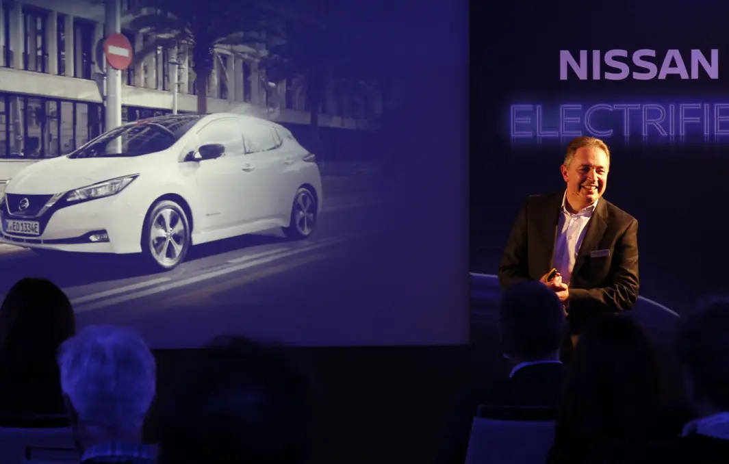 GOD NUMMER TO: Som tidenes nest mest solgte elbil bak Tesla Model 3 har Leaf vært en vinner for Nissan og produktsjef Arnaud Charpentier. GOD NUMMER TO: Som tidenes nest mest solgte elbil bak Tesla Model 3 har Leaf vært en vinner for Nissan og produktsjef Arnaud Charpentier.