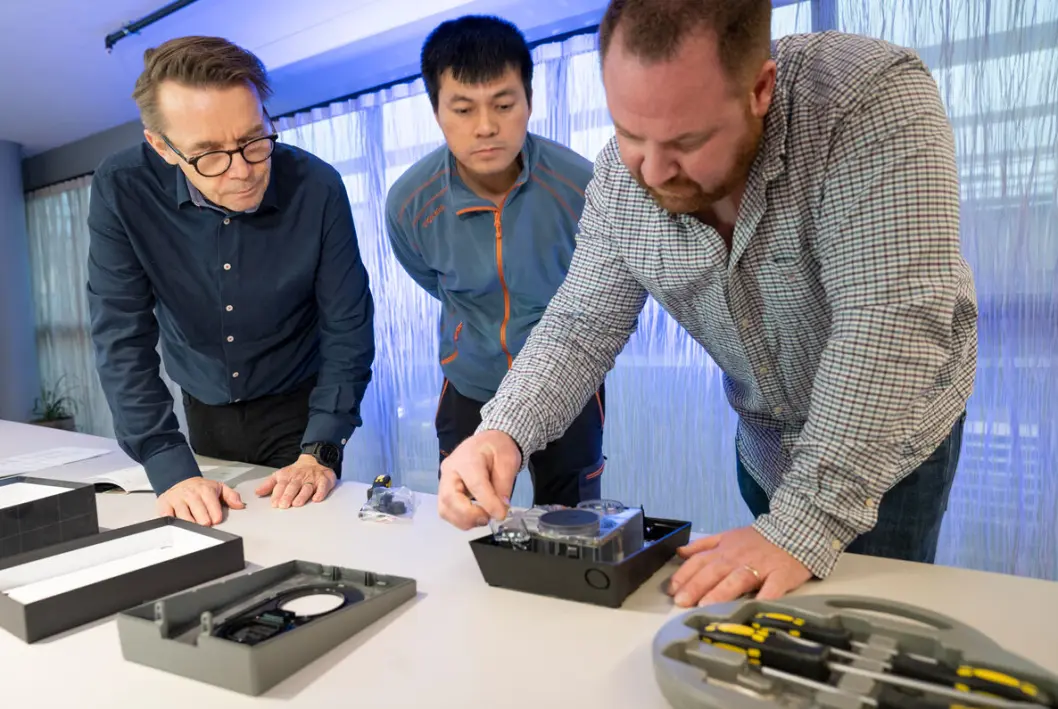 <p><span class="font-weight-bold" data-lab-font_weight_desktop="font-weight-bold">JURY I ARBEID: </span>Juryen er bestående av Jan Tore Gjøby (f.v.) fra NAF, elbil-YouTubeer Bjørn Nyland og elektriker og konsulent Richard Kampenhaug.</p> <p><span class="font-weight-bold" data-lab-font_weight_desktop="font-weight-bold">JURY I ARBEID: </span>Juryen er bestående av Jan Tore Gjøby (f.v.) fra NAF, elbil-YouTubeer Bjørn Nyland og elektriker og konsulent Richard Kampenhaug.</p>