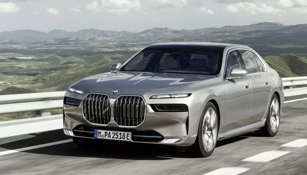 ELEKTRISK KOLOSS: BMW lanserer nå sedanen i7 – 5,4 meter lang, og med startpris på 1,2 millioner.