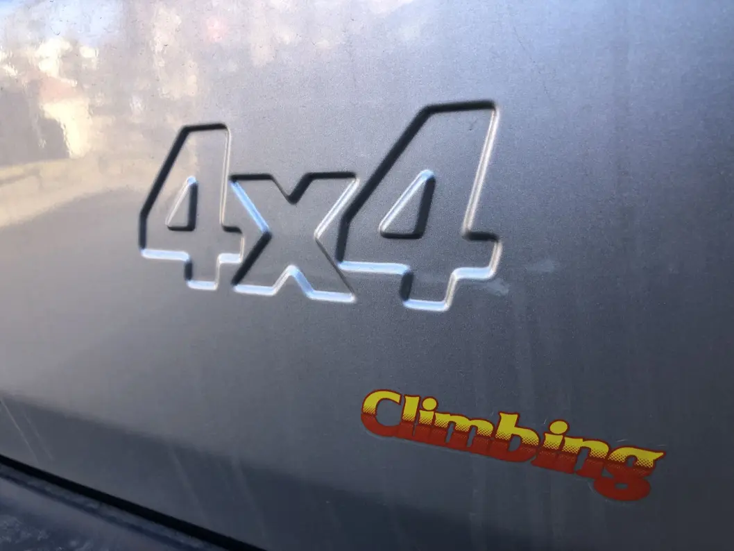 <span class="font-weight-bold" data-lab-font_weight_desktop="font-weight-bold">DEN FØDTE KLATRER: </span>Firehjulstrekket til Panda 4x4 er av den enkle typen som gir minst mulig plunder. <span class="font-weight-bold" data-lab-font_weight_desktop="font-weight-bold">DEN FØDTE KLATRER: </span>Firehjulstrekket til Panda 4x4 er av den enkle typen som gir minst mulig plunder.