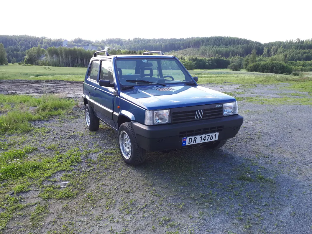 <span class="font-weight-bold" data-lab-font_weight_desktop="font-weight-bold">VERDENSVANT:</span> Elektronikkingeniør Stian Henriksen har lest seg opp på historien bak Panda – og funnet ut at designeren Giugiaro inspirerte seg av alt fra jeans til helikoptre. <span class="font-weight-bold" data-lab-font_weight_desktop="font-weight-bold">VERDENSVANT:</span> Elektronikkingeniør Stian Henriksen har lest seg opp på historien bak Panda – og funnet ut at designeren Giugiaro inspirerte seg av alt fra jeans til helikoptre.