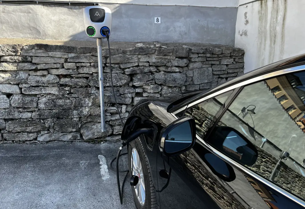 <span class=" font-weight-bold" data-lab-font_weight_desktop="font-weight-bold">GOTLAND</span>: Lading og parkering på hotellet, til samme pris som bare parkering. <span class=" font-weight-bold" data-lab-font_weight_desktop="font-weight-bold">GOTLAND</span>: Lading og parkering på hotellet, til samme pris som bare parkering.