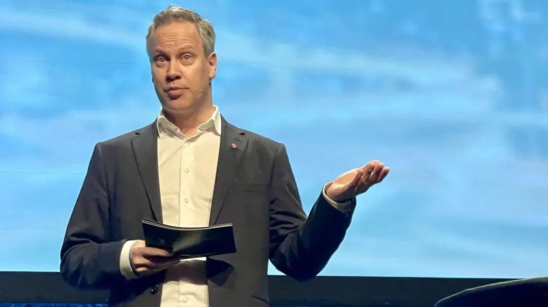 PÅ DEN ENE SIDE …: Samferdselsminister Jon-Ivar Nygård vil beholde kravet om helseattest for bilførere over 80 år. PÅ DEN ENE SIDE …: Samferdselsminister Jon-Ivar Nygård vil beholde kravet om helseattest for bilførere over 80 år.
