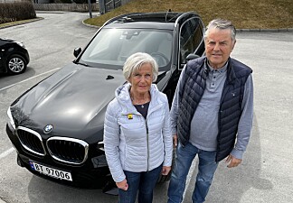 Glasstaket i BMW-en knuste uten forvarsel