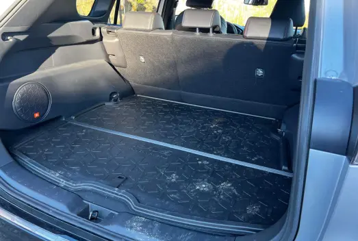 <span class="font-weight-bold" data-lab-font_weight_desktop="font-weight-bold">KLASSISK:</span> SUV-formen i RAV4 gir solid volum. <span class="font-weight-bold" data-lab-font_weight_desktop="font-weight-bold">KLASSISK:</span> SUV-formen i RAV4 gir solid volum.