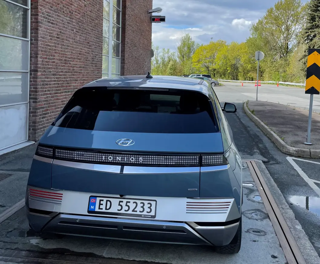 <span class=" font-weight-bold" data-lab-font_weight_desktop="font-weight-bold">2110 KG: </span>Hyundais produktsjef veide denne bilen til 2110 kg. <span class=" font-weight-bold" data-lab-font_weight_desktop="font-weight-bold">2110 KG: </span>Hyundais produktsjef veide denne bilen til 2110 kg.