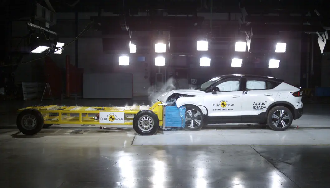 OVERBEVISER: Volvo C40 gjør det svært bra i den ferske kollisjonstesten til Euro NCAP. OVERBEVISER: Volvo C40 gjør det svært bra i den ferske kollisjonstesten til Euro NCAP.