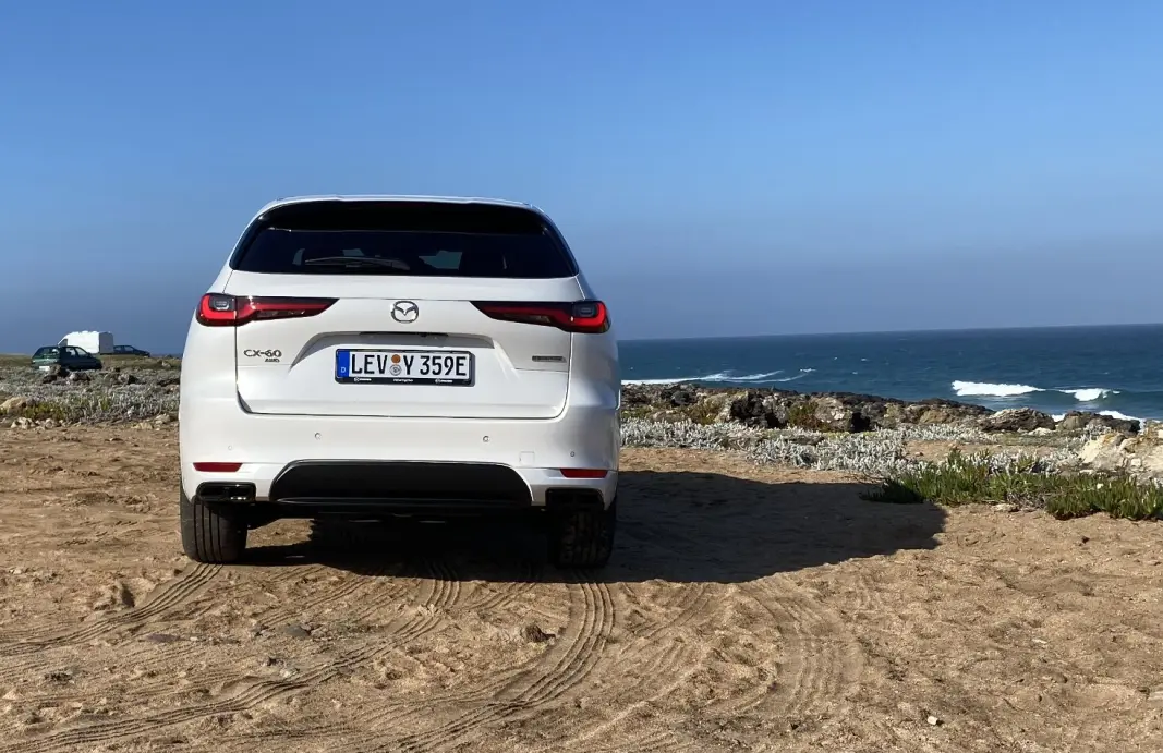 <span class="font-weight-bold" data-lab-font_weight_desktop="font-weight-bold">TJUKKE SLEKTA:</span> Det er ikke spesielt vanskelig å identifisere dette som en Mazda, hvis du kjenner til andre biler i søskenflokken. <span class="font-weight-bold" data-lab-font_weight_desktop="font-weight-bold">TJUKKE SLEKTA:</span> Det er ikke spesielt vanskelig å identifisere dette som en Mazda, hvis du kjenner til andre biler i søskenflokken.