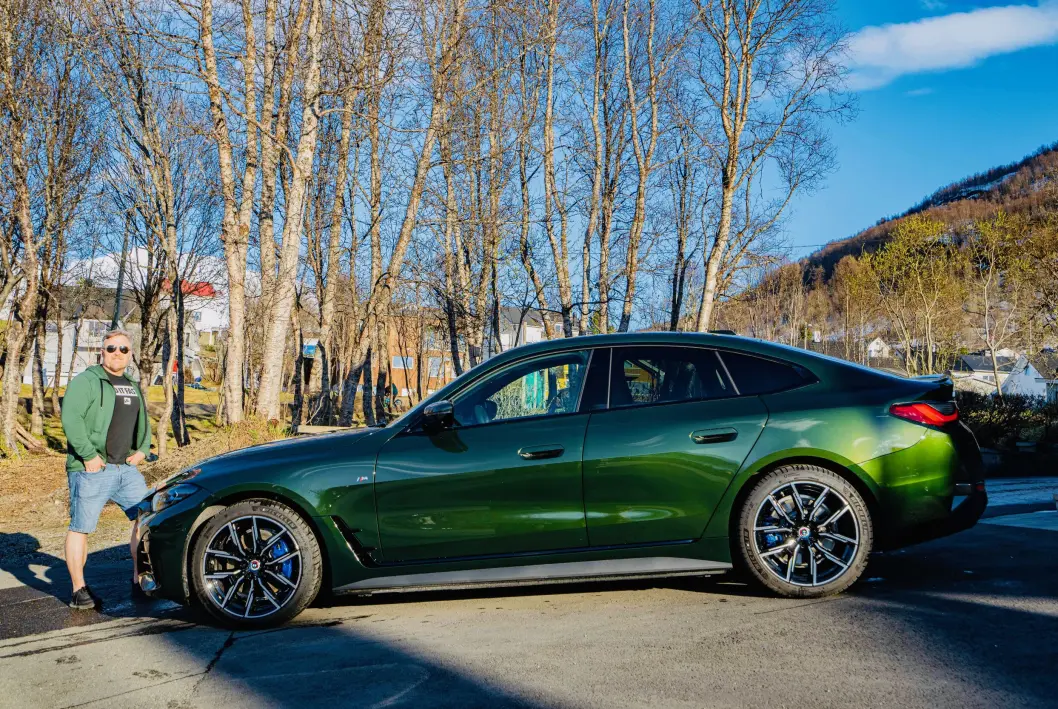 <span class="font-weight-bold" data-lab-font_weight_desktop="font-weight-bold">STÅPLASS:</span> Knut Berg Jenssen mener BMW i4 er blant de mer langstrakte elbilene – med enda lengre aner til motorsport og annen moro. <span class="font-weight-bold" data-lab-font_weight_desktop="font-weight-bold">STÅPLASS:</span> Knut Berg Jenssen mener BMW i4 er blant de mer langstrakte elbilene – med enda lengre aner til motorsport og annen moro.