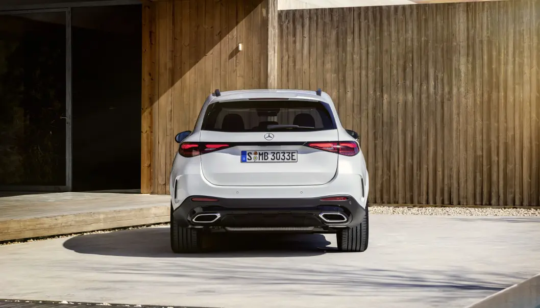 <span class=" font-weight-bold" data-lab-font_weight_desktop="font-weight-bold">TYPISK: </span>Liker du designet til Mercedes, så liker du alle modellene. For noen vil det være et minus at nettopp alt er veldig likt. <span class=" font-weight-bold" data-lab-font_weight_desktop="font-weight-bold">TYPISK: </span>Liker du designet til Mercedes, så liker du alle modellene. For noen vil det være et minus at nettopp alt er veldig likt.