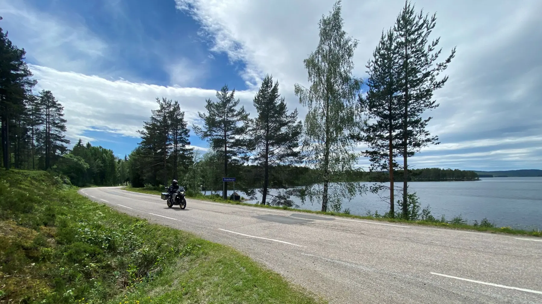 FINNSKOGENE: Det er flott å kjøre langs Skasen. FINNSKOGENE: Det er flott å kjøre langs Skasen.