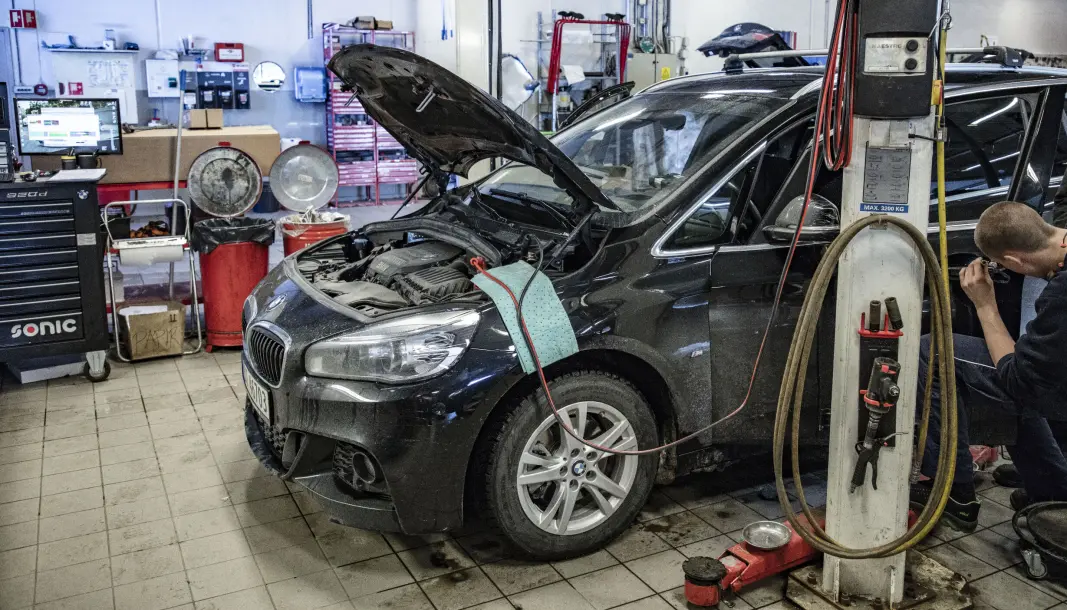 MOTORHAVARI: En bilmotor skal holde i opptil 300.000 km., mener fagkyndige. Bilen og verkstedet på bildet har ingenting med denne saken å gjøre. MOTORHAVARI: En bilmotor skal holde i opptil 300.000 km., mener fagkyndige. Bilen og verkstedet på bildet har ingenting med denne saken å gjøre.