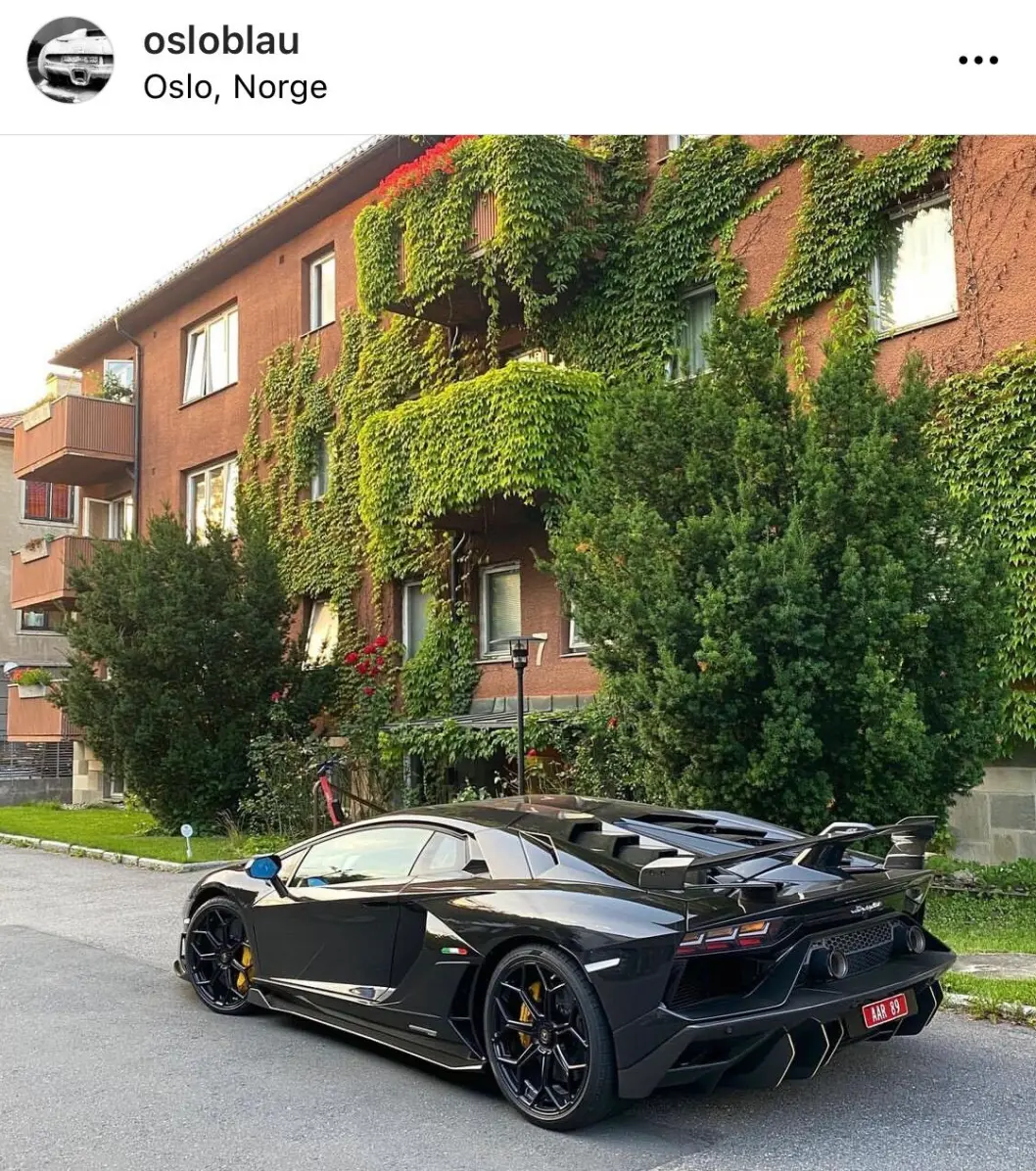 <span class="font-weight-bold" data-lab-font_weight_desktop="font-weight-bold">LAMBO-LEKKER:</span> Instagramkontoen @osloblau befolkes av noen av verdens svindyreste og mest dyriske sportsbiler – ofte fotografert her i landet. <span class="font-weight-bold" data-lab-font_weight_desktop="font-weight-bold">LAMBO-LEKKER:</span> Instagramkontoen @osloblau befolkes av noen av verdens svindyreste og mest dyriske sportsbiler – ofte fotografert her i landet.