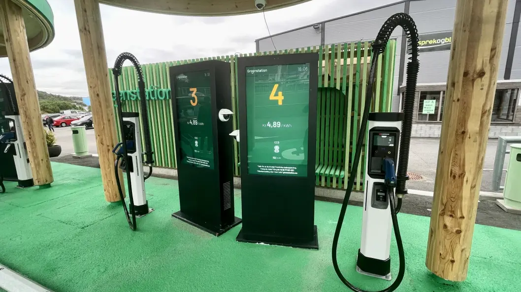 <span class="font-weight-bold" data-lab-font_weight_desktop="font-weight-bold">KLAR MELDING:</span> 4,89 kr for en kWt gjør Greenstation prisledende for drop-in-kunder. <span class="font-weight-bold" data-lab-font_weight_desktop="font-weight-bold">KLAR MELDING:</span> 4,89 kr for en kWt gjør Greenstation prisledende for drop-in-kunder.