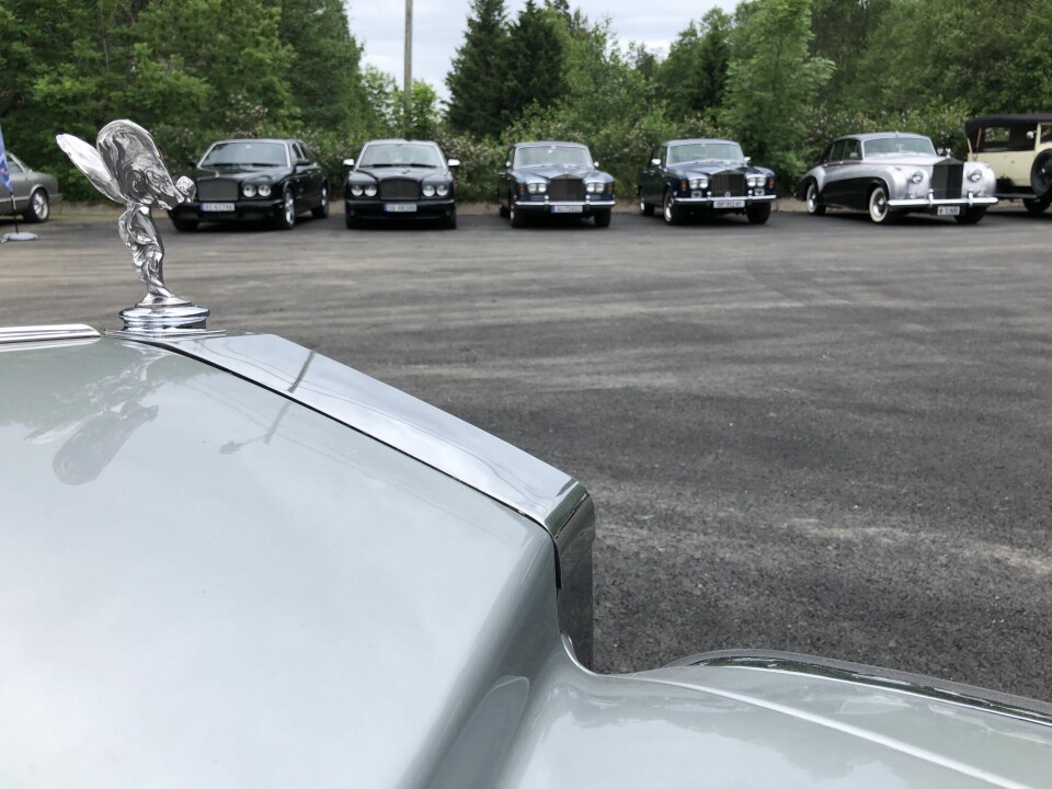 UTSTILLING: Rolls-Royce har et lett gjenkjennelig ansikt med stor grill – toppet av en gallionsfigur. Klubben inkluderer også medlemmer som kjører søstermerket Bentley.