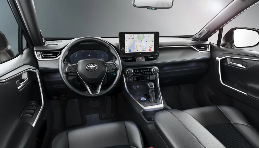 MODERNE: Toyota RAV4 har fått en etterlengtet oppgradering av skjermer og infotainmentsystem. MODERNE: Toyota RAV4 har fått en etterlengtet oppgradering av skjermer og infotainmentsystem.