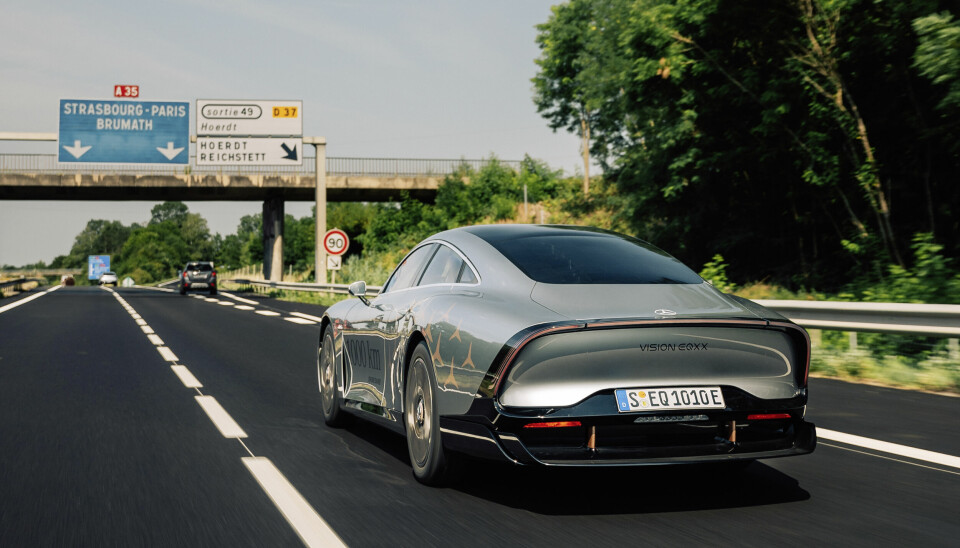 SPEKTAKULÆR: Mercedes EQXX underveis på motorveien i Frankrike. Forbruket endte på 8,3 kWt/100 km.