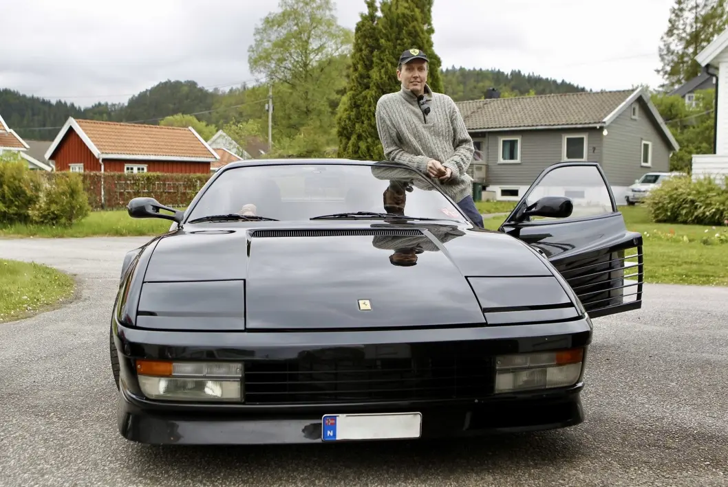 <span class="font-weight-bold" data-lab-font_weight_desktop="font-weight-bold">KJENT FJES: </span>Ottar Olsen mener selv de kjedeligste strekninger blir en stor opplevelse med foten på gassen her. Ferrari Testarossa er noe av det raskeste fra italiensk bilindustri fra noen tiår tilbake. <span class="font-weight-bold" data-lab-font_weight_desktop="font-weight-bold">KJENT FJES: </span>Ottar Olsen mener selv de kjedeligste strekninger blir en stor opplevelse med foten på gassen her. Ferrari Testarossa er noe av det raskeste fra italiensk bilindustri fra noen tiår tilbake.