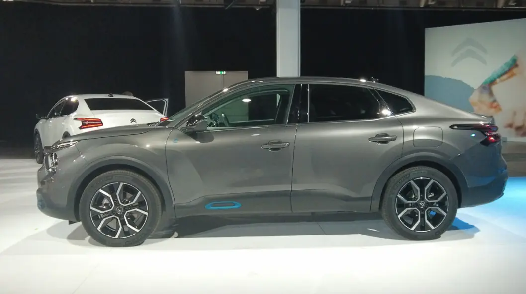 <span class="font-weight-bold" data-lab-font_weight_desktop="font-weight-bold">DEN NESTE:</span> Citroën ë-C4 X. <span class="font-weight-bold" data-lab-font_weight_desktop="font-weight-bold">DEN NESTE:</span> Citroën ë-C4 X.