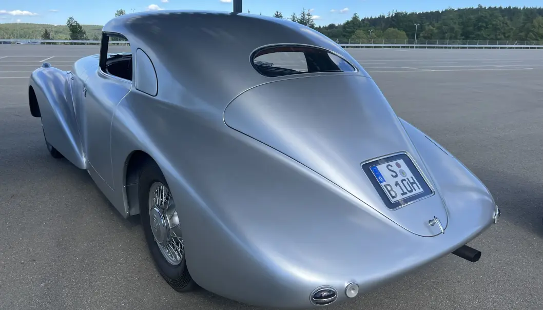 <span class=" font-weight-bold" data-lab-font_weight_desktop="font-weight-bold">FRAMTIDSRETTET:</span> Man tenkte mye av det samme om aerodynamikk i 1938 som man gjør 84 år senere. Det er noen opplagte likheter mellom Streamliner og EQXX. <span class=" font-weight-bold" data-lab-font_weight_desktop="font-weight-bold">FRAMTIDSRETTET:</span> Man tenkte mye av det samme om aerodynamikk i 1938 som man gjør 84 år senere. Det er noen opplagte likheter mellom Streamliner og EQXX.