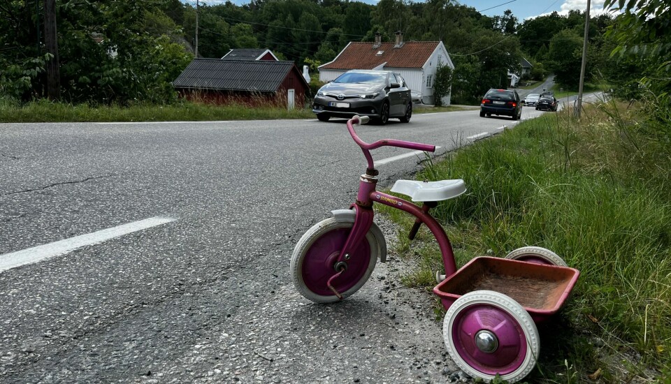 HØY TRAFIKK: Om sommeren er det mange som kjører på Justøya.