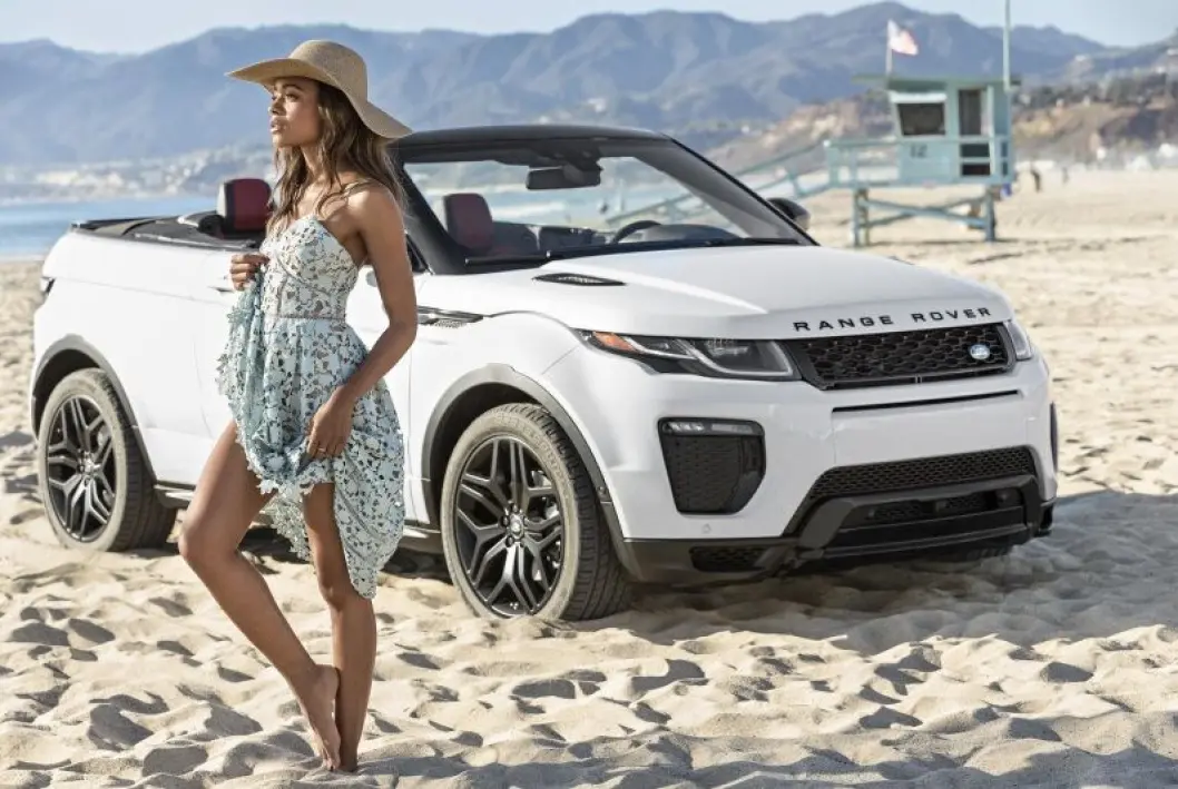 <span class="font-weight-bold" data-lab-font_weight_desktop="font-weight-bold">SJEFSROLLE:</span> Den britiske skuespilleren Naomie Harris er blant annet kjent som miss Moneypenny i James Bond-filmer, og for å fremme raringen Range Rover Evoque Convertible. Foto: LAND ROVER <span class="font-weight-bold" data-lab-font_weight_desktop="font-weight-bold">SJEFSROLLE:</span> Den britiske skuespilleren Naomie Harris er blant annet kjent som miss Moneypenny i James Bond-filmer, og for å fremme raringen Range Rover Evoque Convertible. Foto: LAND ROVER