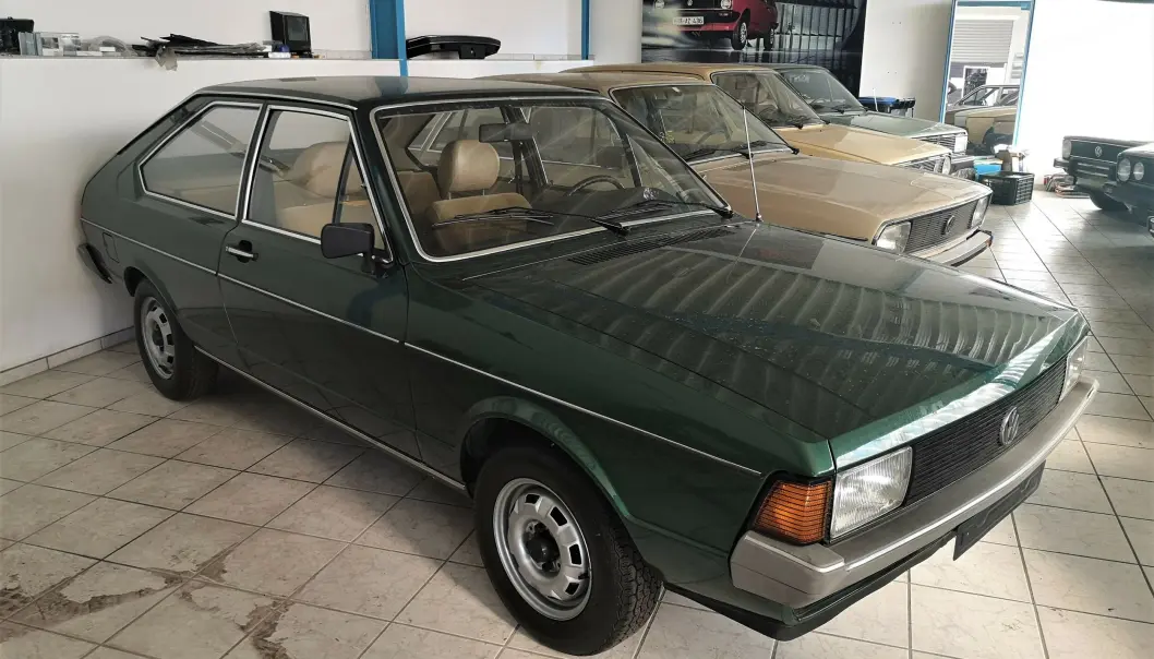 <span class=" font-weight-bold" data-lab-font_weight_desktop="font-weight-bold">FACELIFT:</span> Passat av første generasjon etter at den fikk en stor ansiktsløfting i 1977. <span class=" font-weight-bold" data-lab-font_weight_desktop="font-weight-bold">FACELIFT:</span> Passat av første generasjon etter at den fikk en stor ansiktsløfting i 1977.