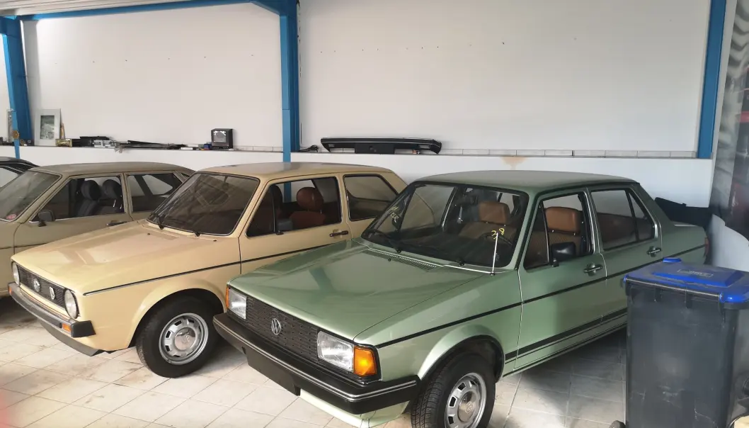<span class=" font-weight-bold" data-lab-font_weight_desktop="font-weight-bold">GOLF MED RUMPE:</span> I 1979 kom Jetta – altså en Golf med rumpe. Trangt i baksetet, men gigantisk bagasjerom. Den ble spesielt populær i USA, mens dagens generasjon ikke selges i Europa. <span class=" font-weight-bold" data-lab-font_weight_desktop="font-weight-bold">GOLF MED RUMPE:</span> I 1979 kom Jetta – altså en Golf med rumpe. Trangt i baksetet, men gigantisk bagasjerom. Den ble spesielt populær i USA, mens dagens generasjon ikke selges i Europa.