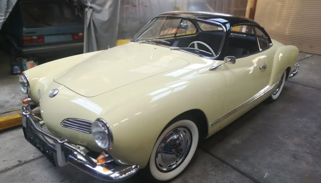 <span class=" font-weight-bold" data-lab-font_weight_desktop="font-weight-bold">ORIGINAL: </span>Denne 65-modellen Karmann Ghia hadde svært lav kjørelengde, noe som preget både interiør og eksteriør. Den hadde fortsatt originallakken. Den ble solgt for cirka 410.000 norske kroner. <span class=" font-weight-bold" data-lab-font_weight_desktop="font-weight-bold">ORIGINAL: </span>Denne 65-modellen Karmann Ghia hadde svært lav kjørelengde, noe som preget både interiør og eksteriør. Den hadde fortsatt originallakken. Den ble solgt for cirka 410.000 norske kroner.