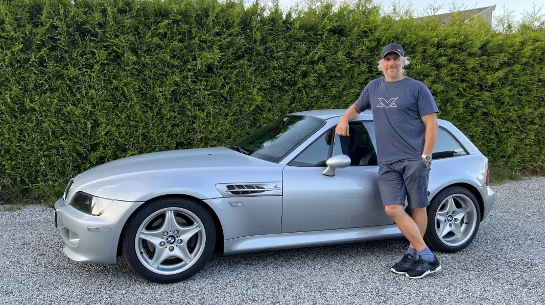<span class="font-weight-bold" data-lab-font_weight_desktop="font-weight-bold">SPORTSSKO:</span> Nils Christopher Hofgaard startet BMW-lidenskapen med bråsnar beundring for det kliss klassiske uttrykket og har reist videre med kultbilen Z3 M Coupé. <span class="font-weight-bold" data-lab-font_weight_desktop="font-weight-bold">SPORTSSKO:</span> Nils Christopher Hofgaard startet BMW-lidenskapen med bråsnar beundring for det kliss klassiske uttrykket og har reist videre med kultbilen Z3 M Coupé.