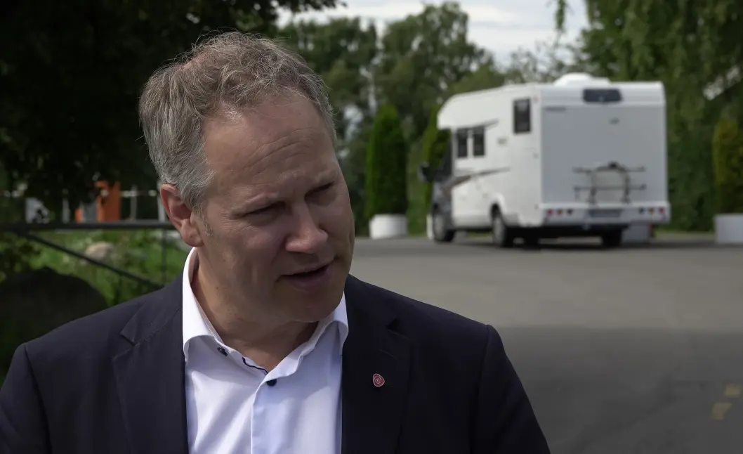 <span class="font-weight-bold" data-lab-font_weight_desktop="font-weight-bold">TILFREDS: </span>Samferdselsminister Jon-Ivar Nygård (Ap) mener Statens vegvesen har gjort en god jobb med digitaliseringen av tjenestene. <span class="font-weight-bold" data-lab-font_weight_desktop="font-weight-bold">TILFREDS: </span>Samferdselsminister Jon-Ivar Nygård (Ap) mener Statens vegvesen har gjort en god jobb med digitaliseringen av tjenestene.