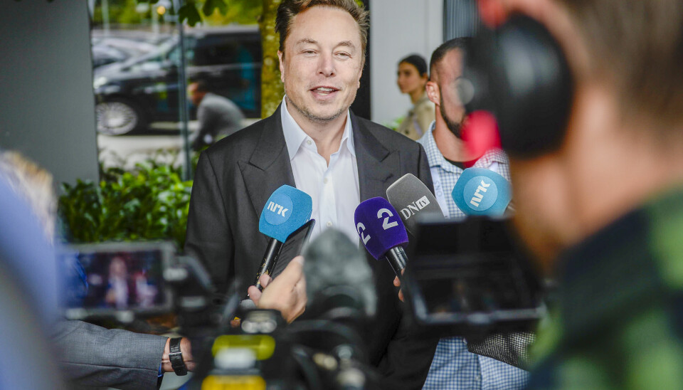 VARSLER PRISKUTT: Elon Musk har varslet lavkonjunktur i Kina og Europa. Nå svarer Tesla med priskutt i Kina, kommer det i Europa?