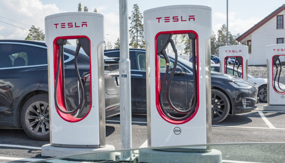 TESLA-LADING: Hos Tesla kan du lade både veldig billig, og ganske dyrt.