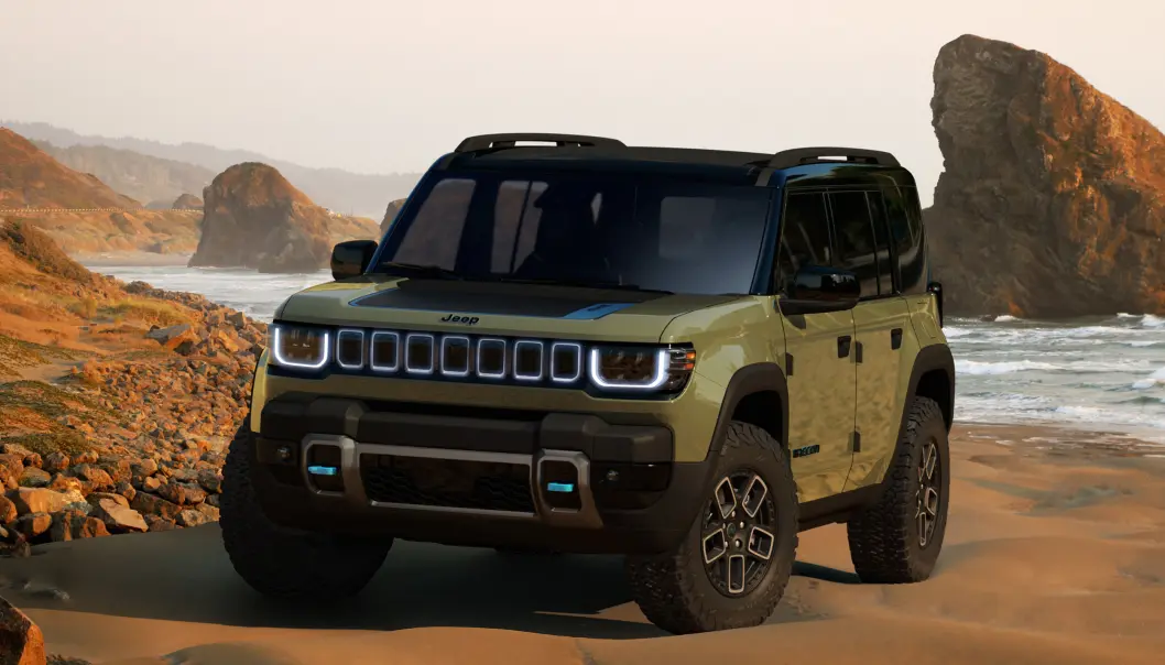 <span class=" font-weight-bold" data-lab-font_weight_desktop="font-weight-bold">RETRO: </span>Recon likner en klassisk Jeep, med blant annet dører som kan tas av. Leveres kun med 4x4 – men også helelektrisk. <span class=" font-weight-bold" data-lab-font_weight_desktop="font-weight-bold">RETRO: </span>Recon likner en klassisk Jeep, med blant annet dører som kan tas av. Leveres kun med 4x4 – men også helelektrisk.