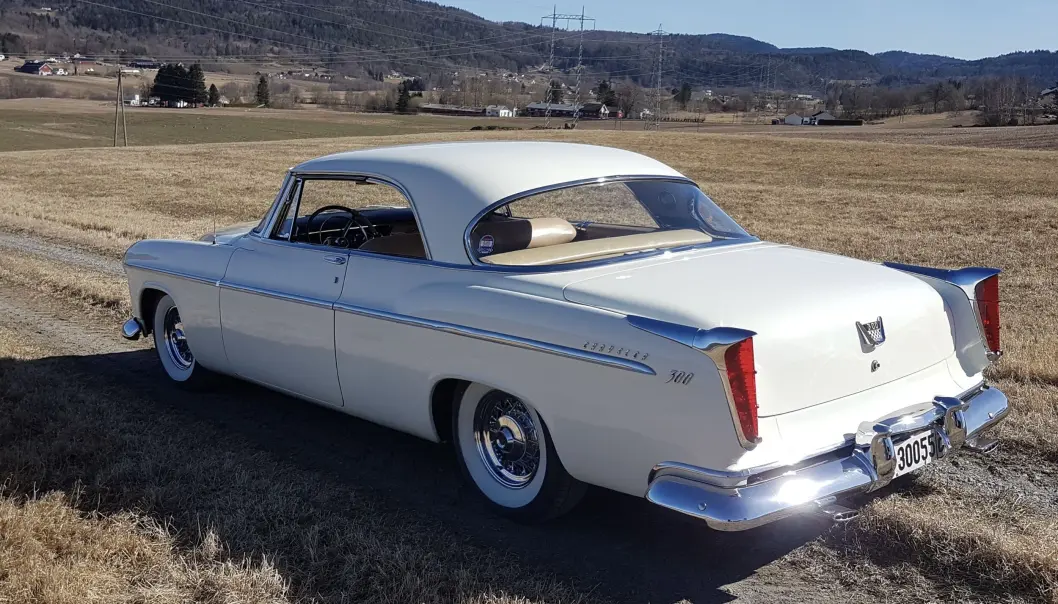 <span class="font-weight-bold" data-lab-font_weight_desktop="font-weight-bold">FINNERLØNN:</span> Narve Nordanger handlet sin 1955-modell Chrysler for 37 år siden. <span class="font-weight-bold" data-lab-font_weight_desktop="font-weight-bold">FINNERLØNN:</span> Narve Nordanger handlet sin 1955-modell Chrysler for 37 år siden.