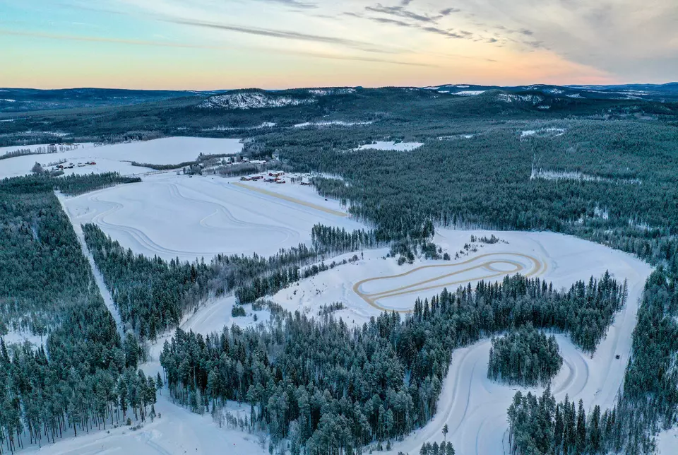VINTERLANDET: Oversiktsbilde over testanlegget i Älvsbyn, et svensk tettsted på omtrent samme breddegrad som Mosjøen.