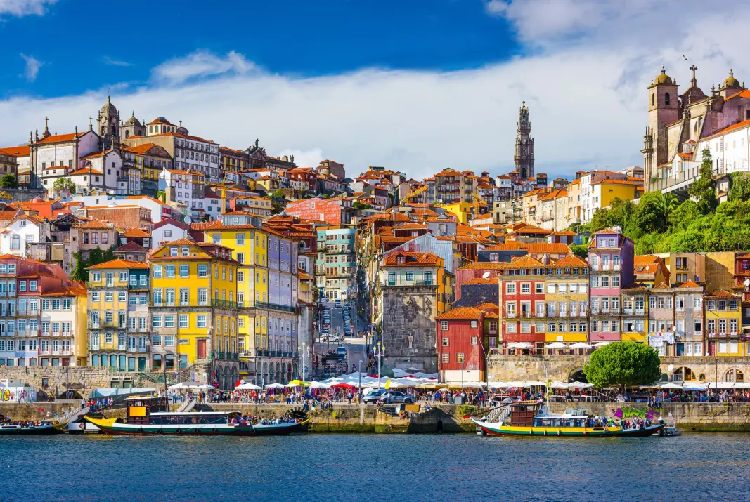 FARGESPRAKENDE: Porto, der de reisende skal bo på et firestjerners hotell. FARGESPRAKENDE: Porto, der de reisende skal bo på et firestjerners hotell.