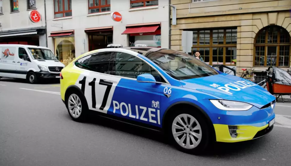 X-FORCE: Bildet viser en av Teslaene som disponeres av politiet i Basel.